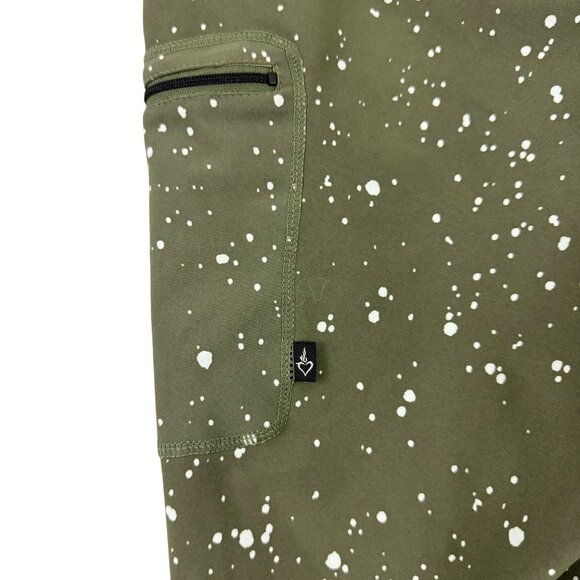 Torrid Leggings Women's Plus 3 Happy Camper High Rise Pockets Cropped Green - Picture 11 of 14